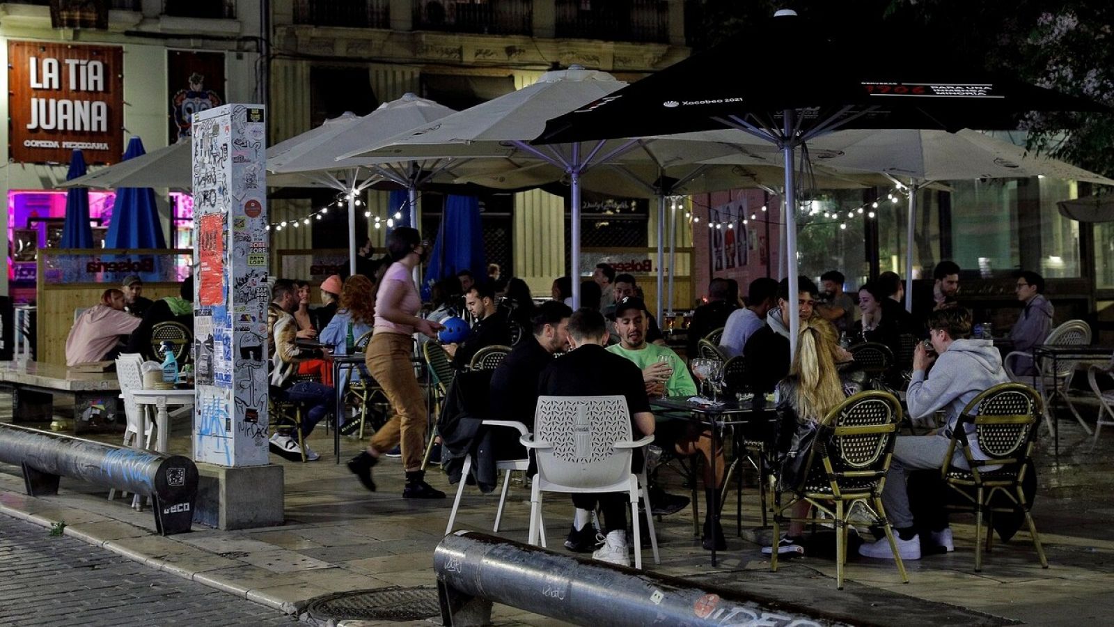 Terraza de un bar en Valencia, donde la justicia ha avalado mantener el toque de queda