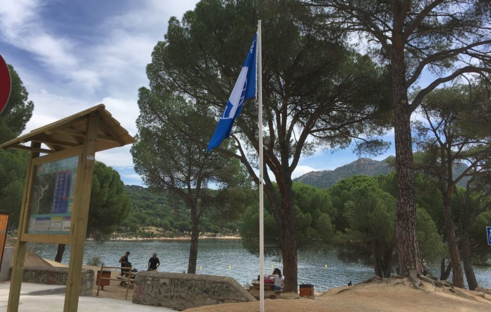 Bandera Azul en la playa de la Virgen de la Nueva