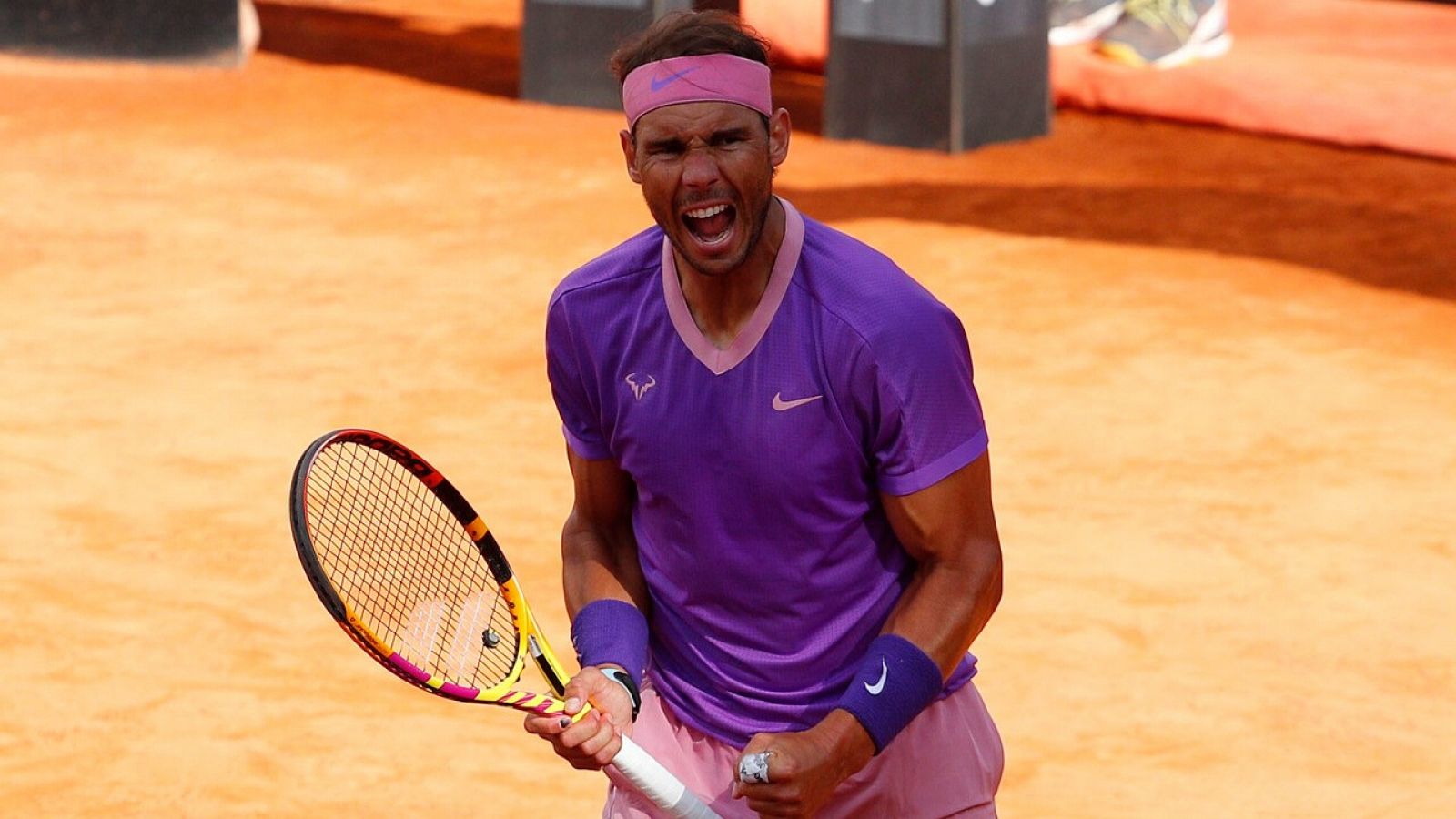 Rafa Nadal celebra su victoria ante Reilly Opelka en la semifinal del Abierto de Roma.