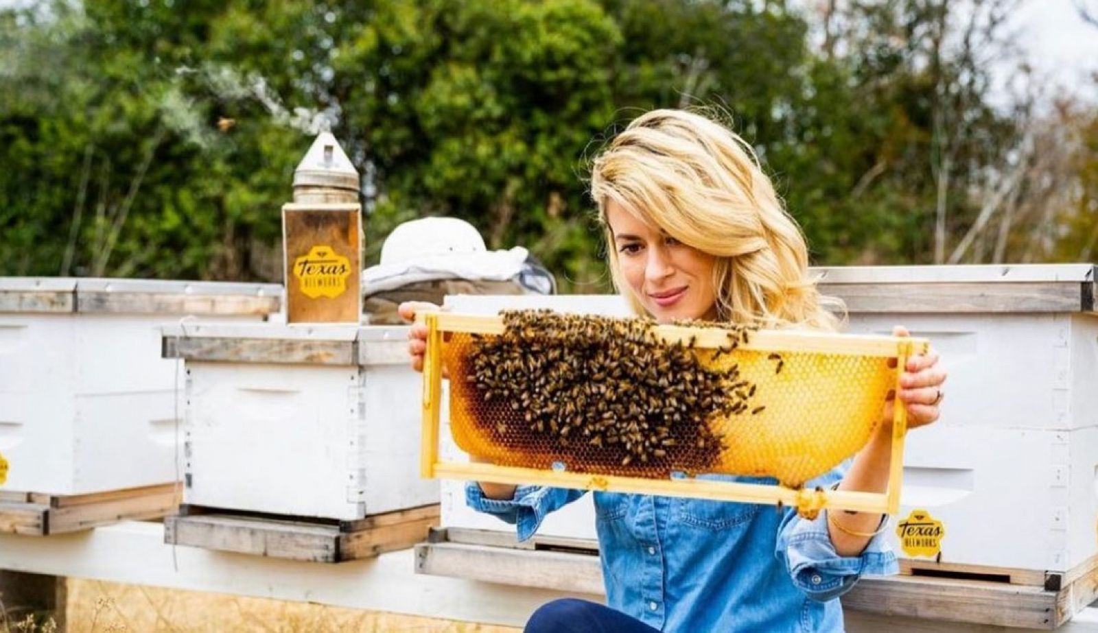 Erika Thompson y sus abejas