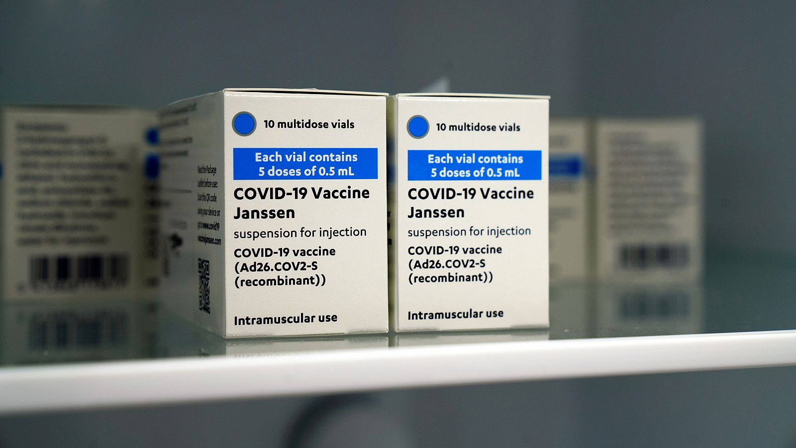 La vacuna de Janssen se basa en adenovirus, como la de AstraZeneca y la Sputnik V.