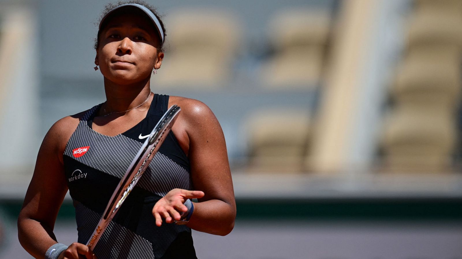 Naomi Osaka reacciona tras ganar este domingo en Roland Garros