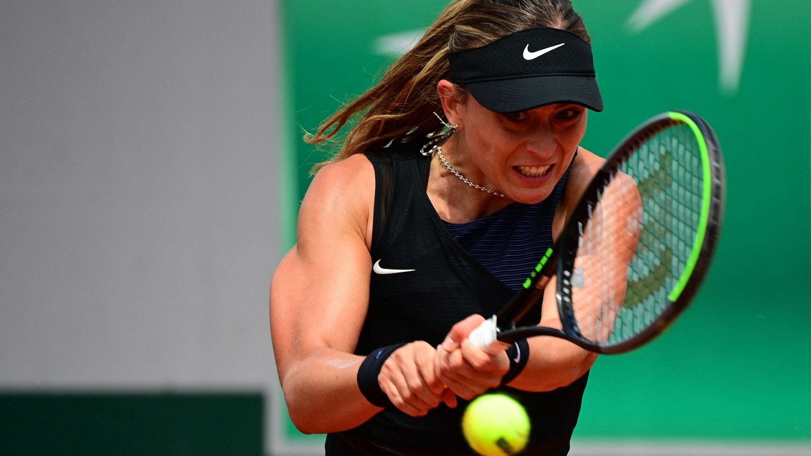 Paula Badosa durante su enfrentamiento con Zidansek en los cuartos de Roland Garros