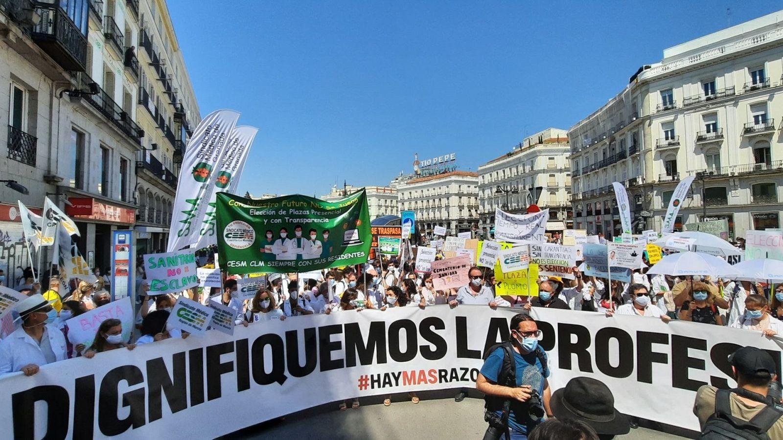 Protesta en Madrid por la selección de plazas del MIR