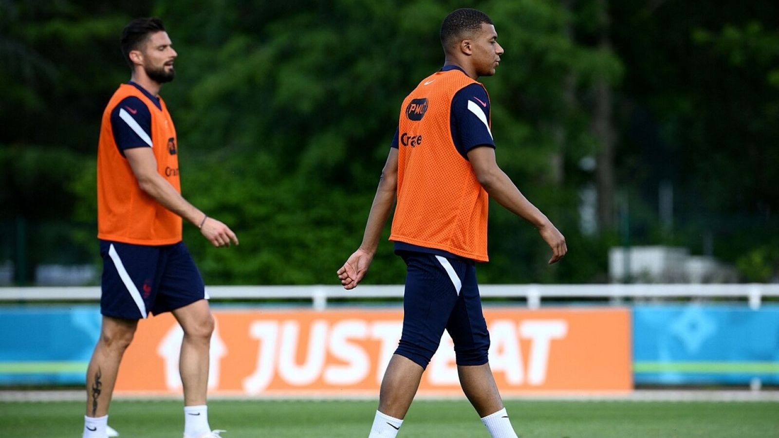 Olivier Giroud y Kylian Mbappé, en un entrenamiento de la selección francesa.