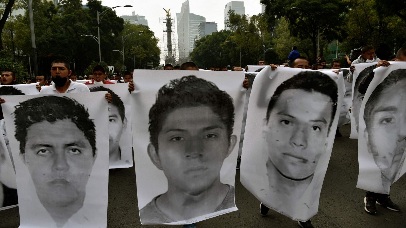 Foto tomada en 2020 durante las protestas en el aniversario de la desparición de los 43 estudiantes