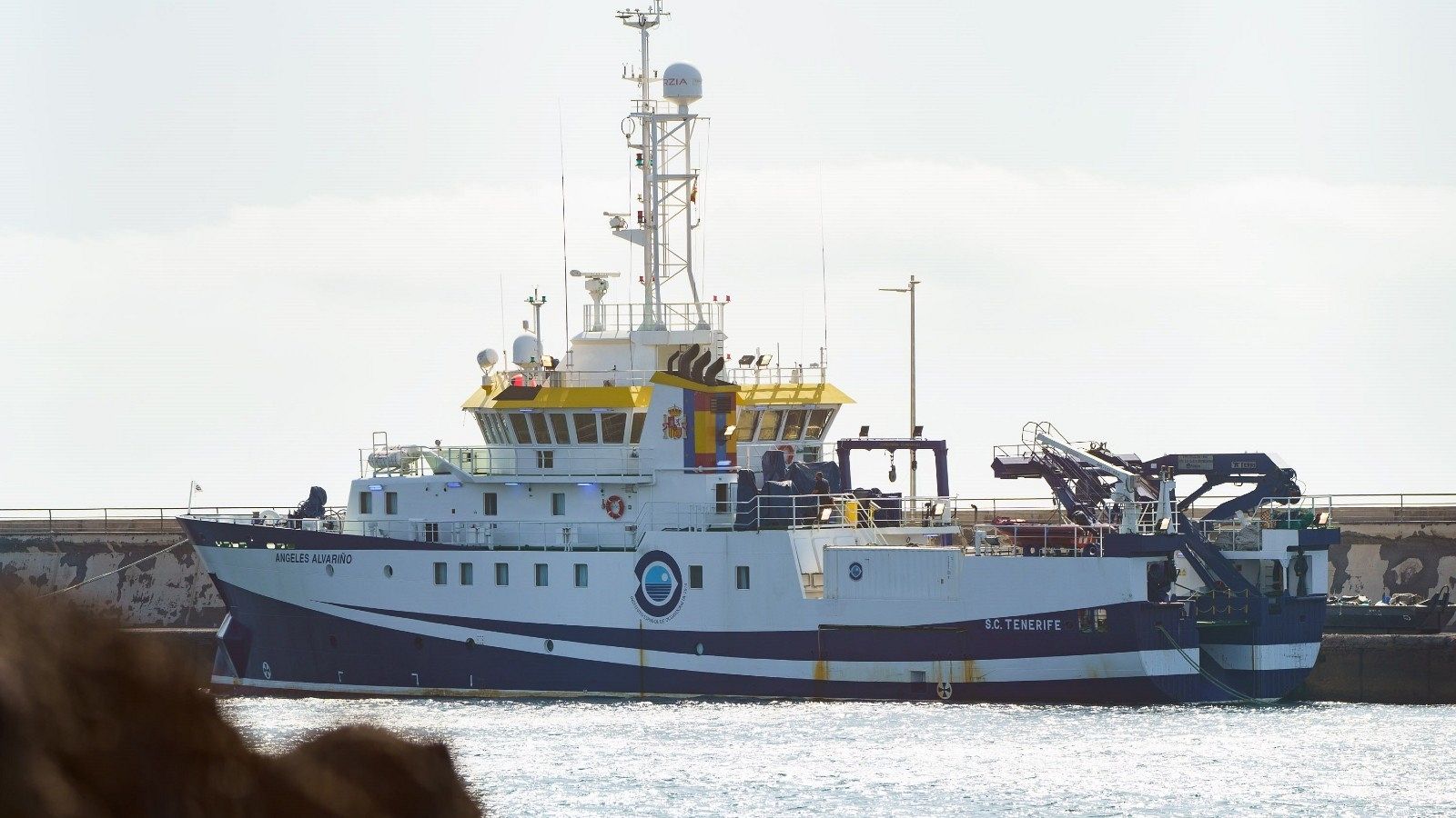 El buque oceanográfico Ángeles Alvariño en el Puerto de Santa Cruz de Tenerife durante una revisión técnica.