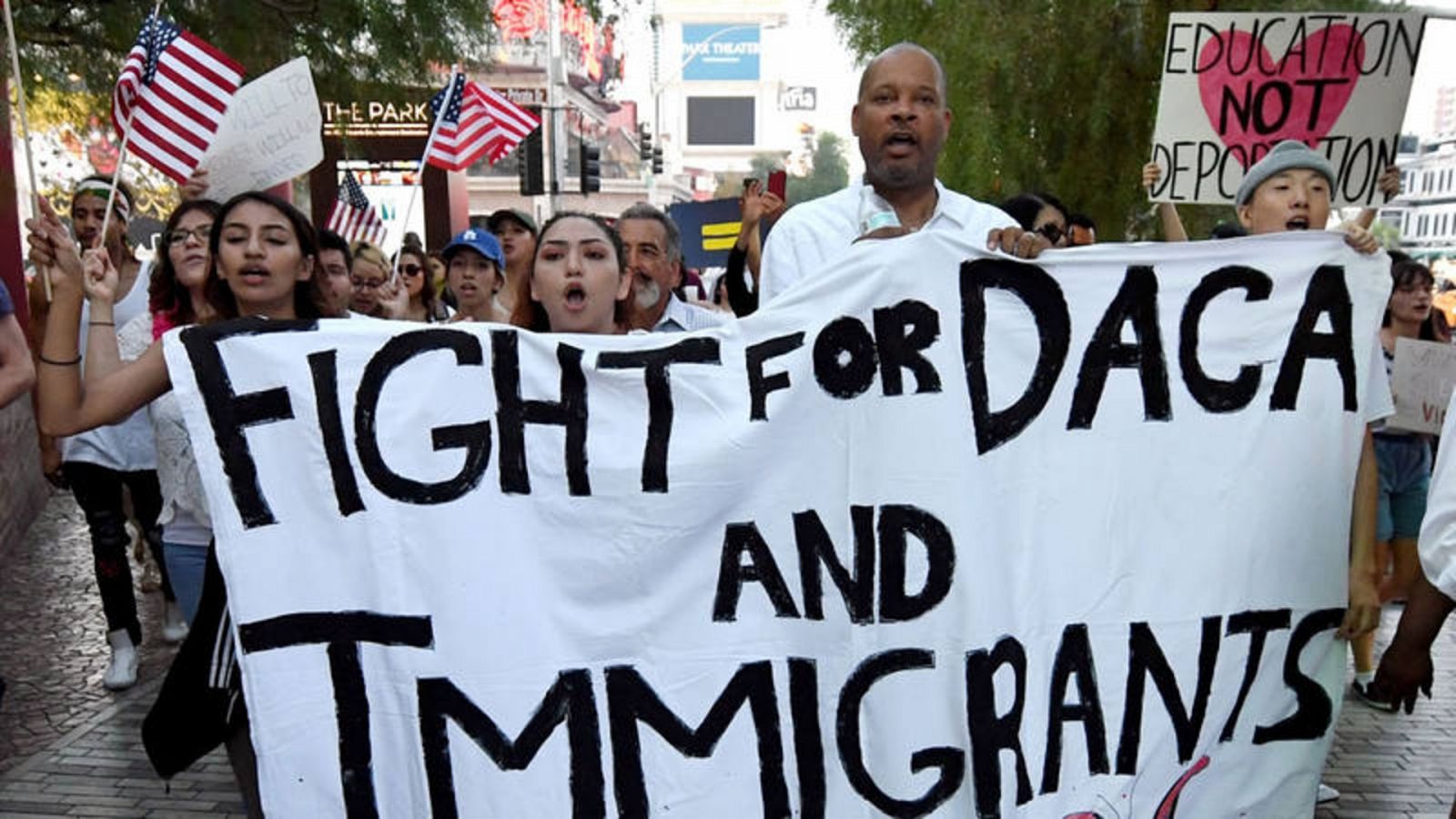 Imagen de archivo del 2017 de una manifestación a favor del programa DACA en Las Vegas.