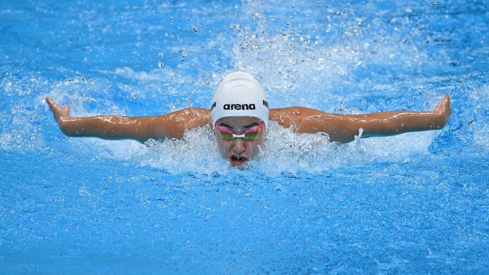 La nadadora siria Yusra Mardini duante la final de los 100m mariposa de Tokyo 2020.