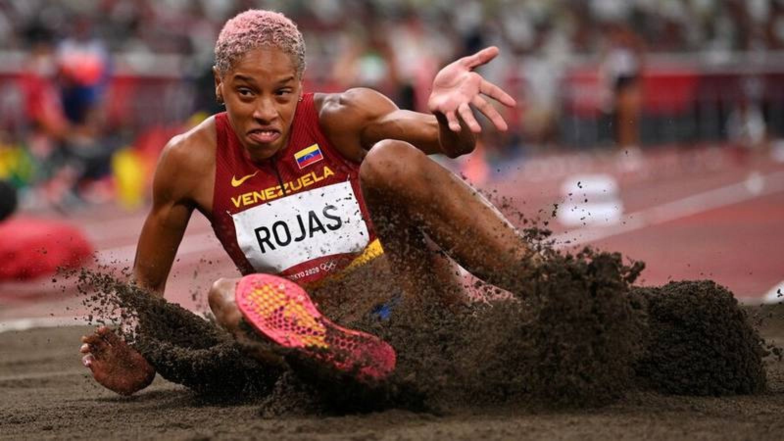 Imagen de la atleta venezolana Yulimar Rojas en Tokyo 2020. 