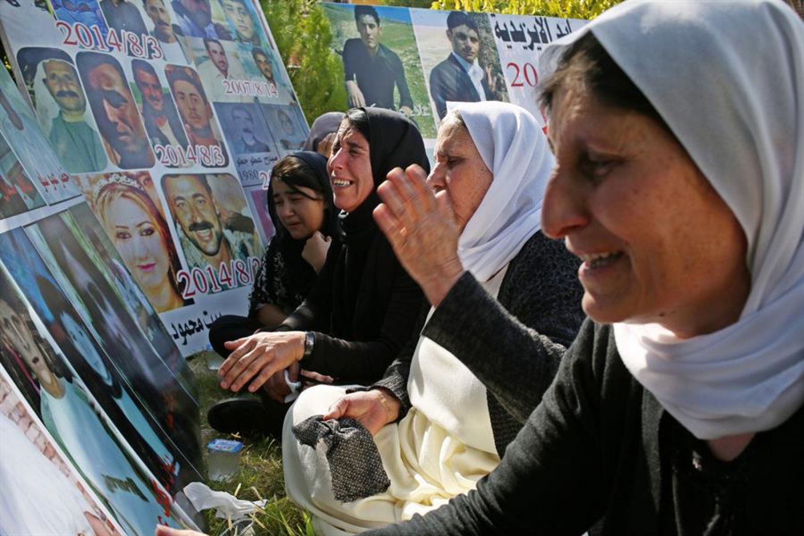 Imagen de un grupo de mujeres que conmemoran el quinto aniversario del genocidio yazidí en Irak.