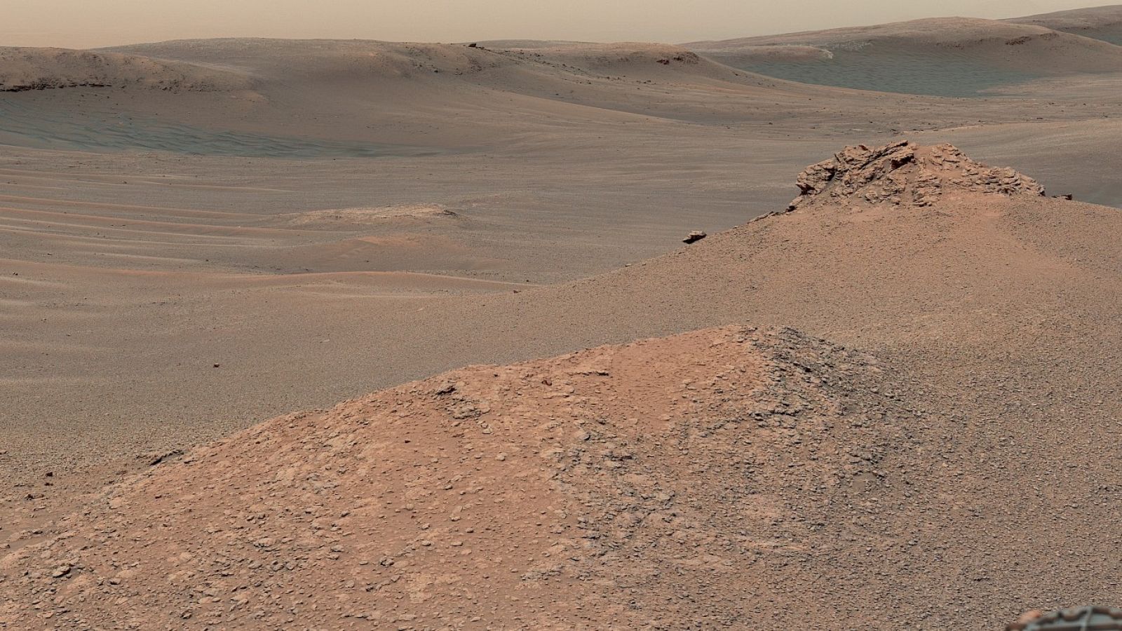 Imagen de Marte creada con las capturas de la Mast Camera a bordo del rover Curiosity de la NASA