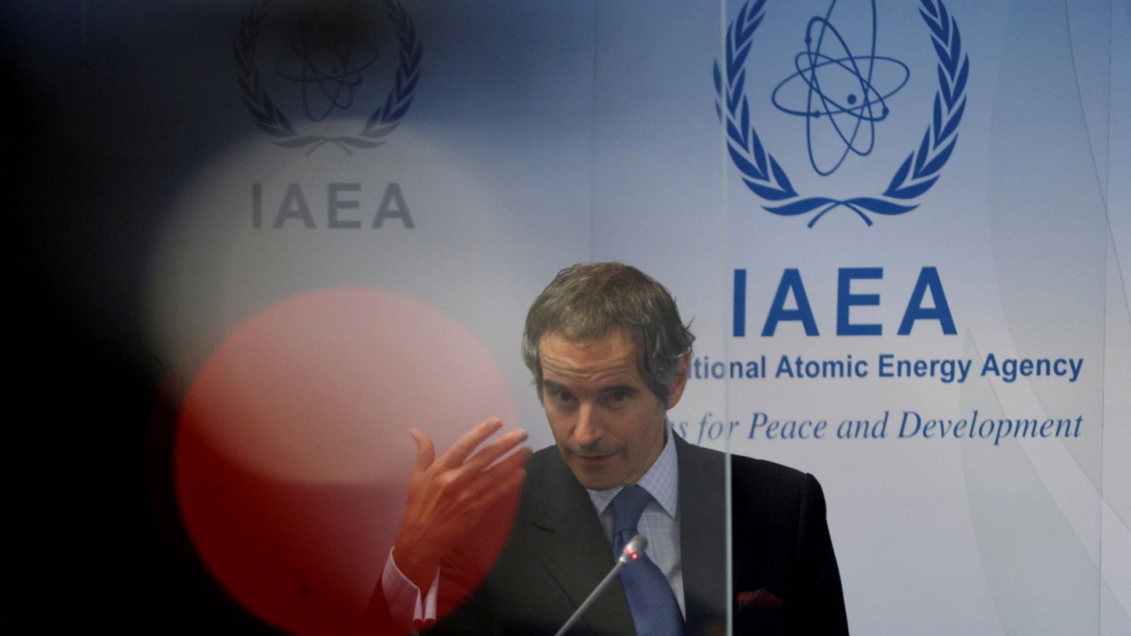 Imagen de archivo del director del Organismo Internacional de la Energía Atómica (OIEA), Rafael Grossi, durante una rueda de prensa en Viena.