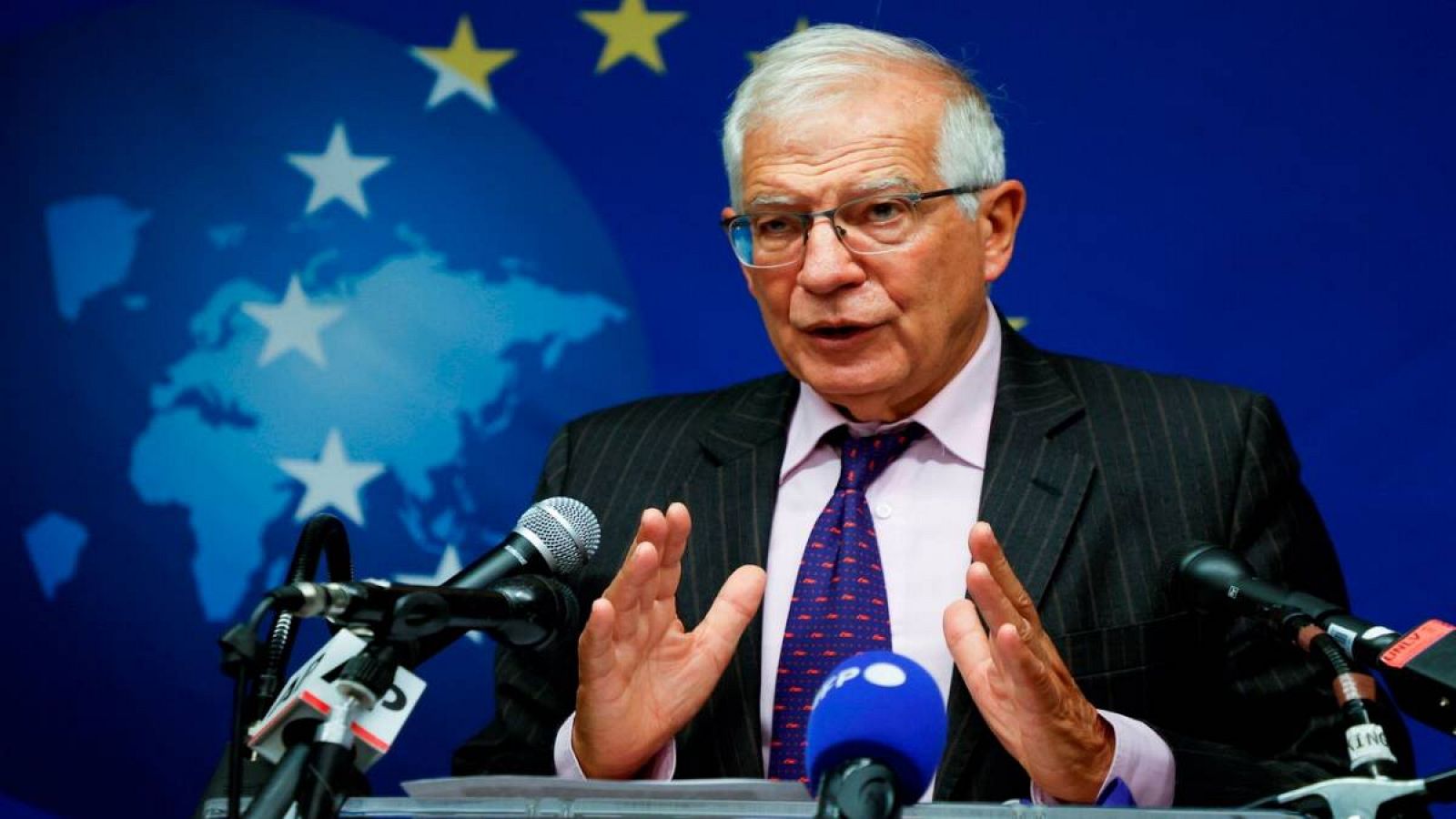 El Alto Representante de la Unión Europea para Asuntos Exteriores y Política de Seguridad y Vicepresidente de la Unión Europea, Josep Borrell, habla durante una conferencia de prensa, tras la reunión de Ministros de Asuntos Exteriores de la UE, en Nu