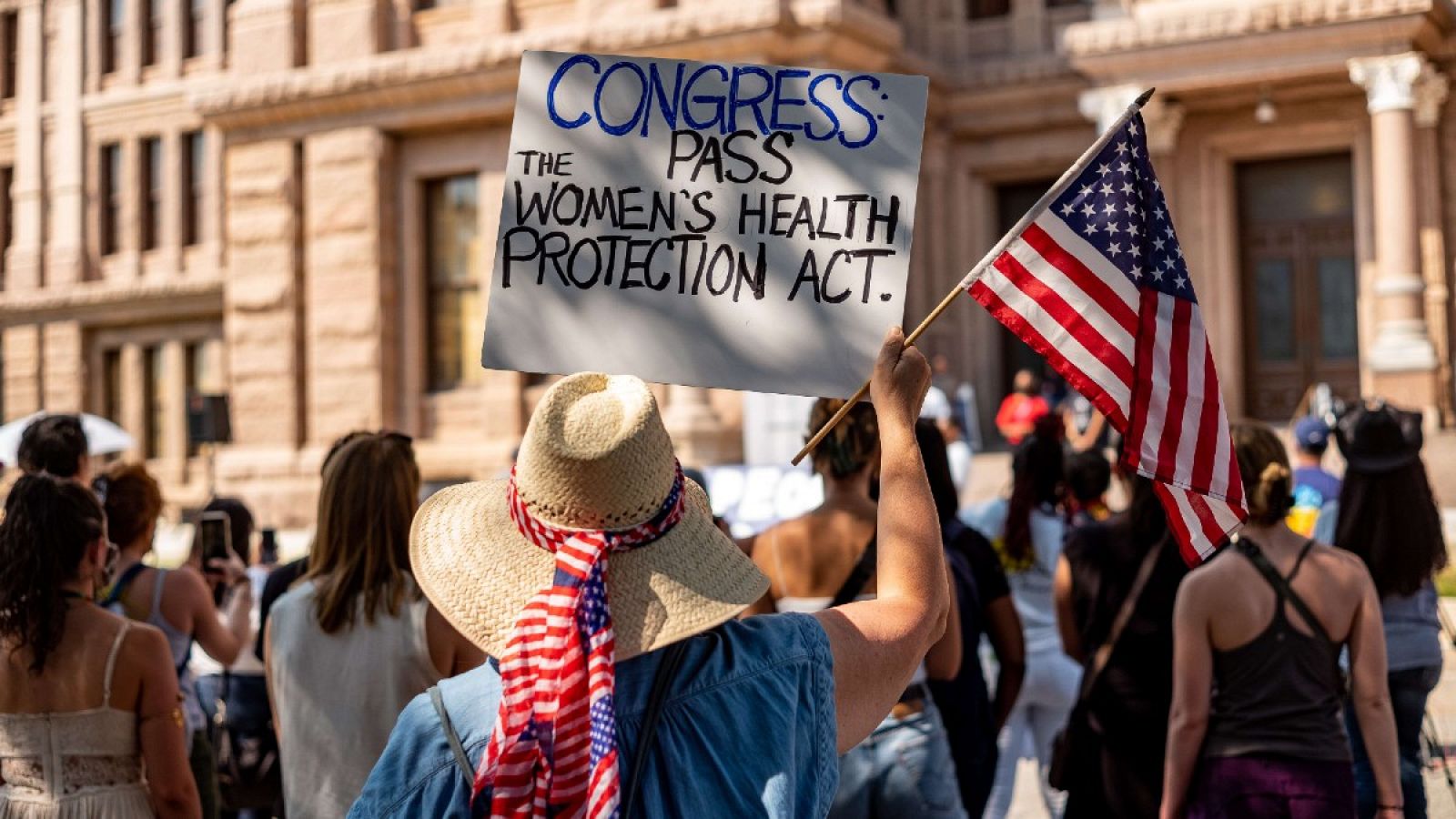 Activistas por el derecho al aborto manifestándose en el Capitolio de Texas el 11 de septiembre