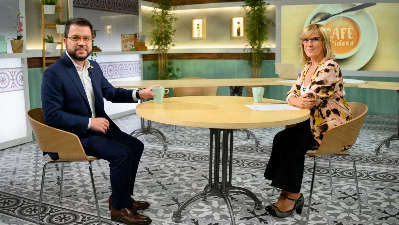 Pere Aragonès i Gemma Nierga al plató del 'Cafè d'idees' | RTVE CATALUNYA