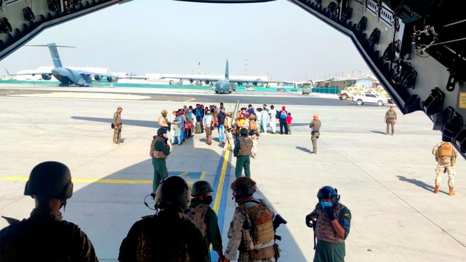 Un avión español de las fuerzas armadas evacúa al personal de la embajada en Kabul el pasado mes de agosto.