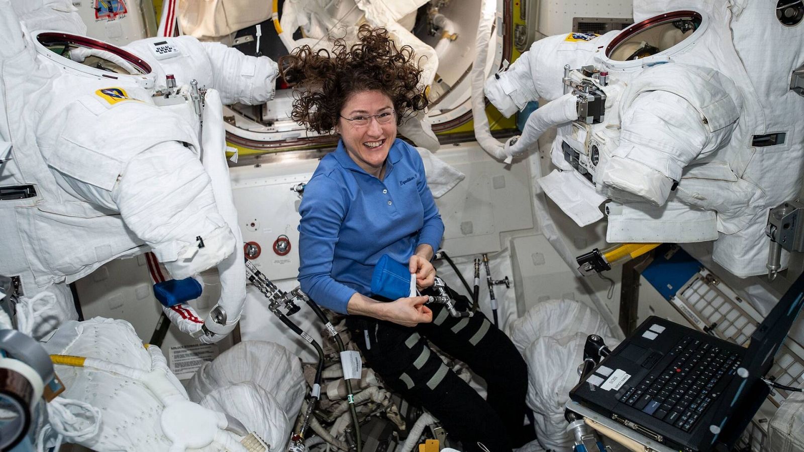 Christina Koch, la astronauta con el récord del vuelo espacial más largo.