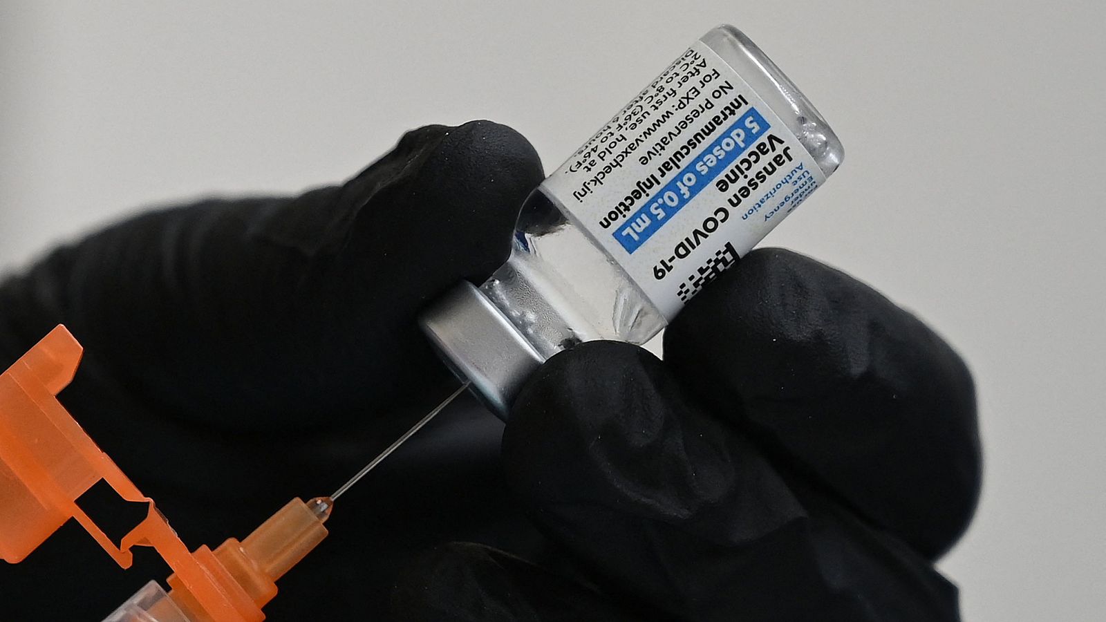 En España, casi dos millones de personas han recibido la vacuna monodosis de Janssen.