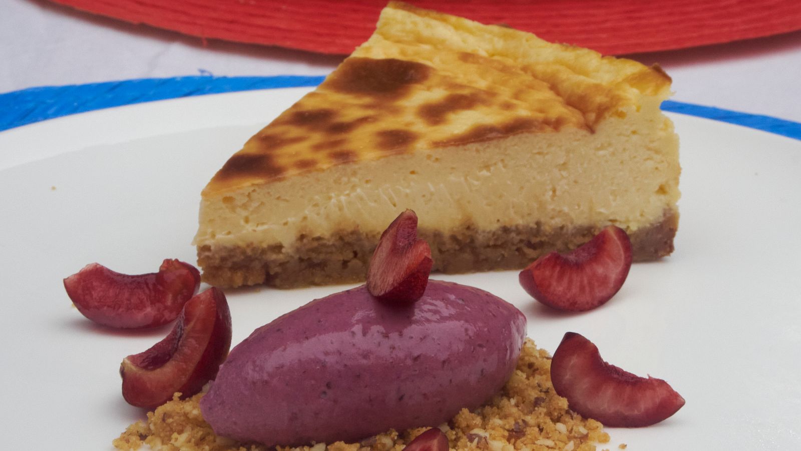 Receta de tarta de torta del casar con helado de cerezas