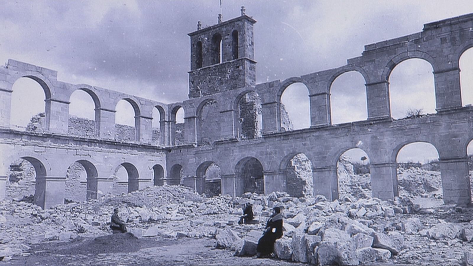 Imagen del monasterio de Óvila en los años 30