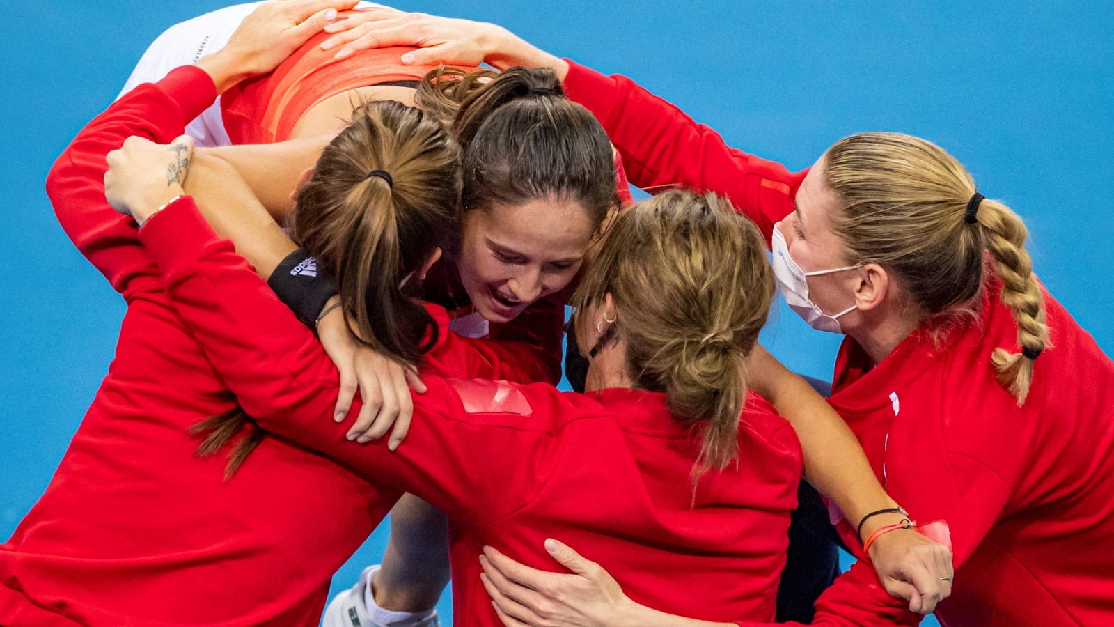 Las jugadoras rusas celebran durante la final de la Billie Jean King Cup