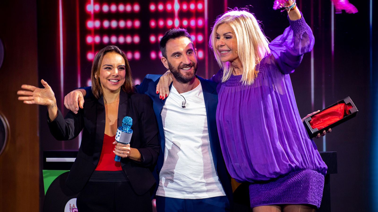 Dani Rovira, con Chenoa y Bibiana Fernández