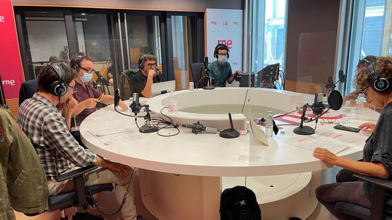 Torna el radioteatre a Ràdio 4 amb 'Històries de l'altra banda'