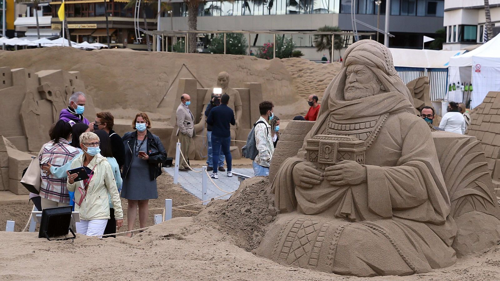 El belén de arena de la playa de Las Canteras, en Las Palmas de Gran Canaria.