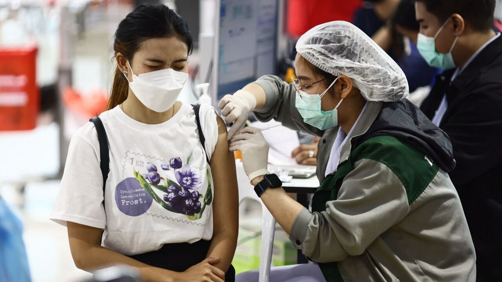 Vacunación contra el coronavirus en Bangkok, Tailandia. Foto: Jack TAYLOR / AFP