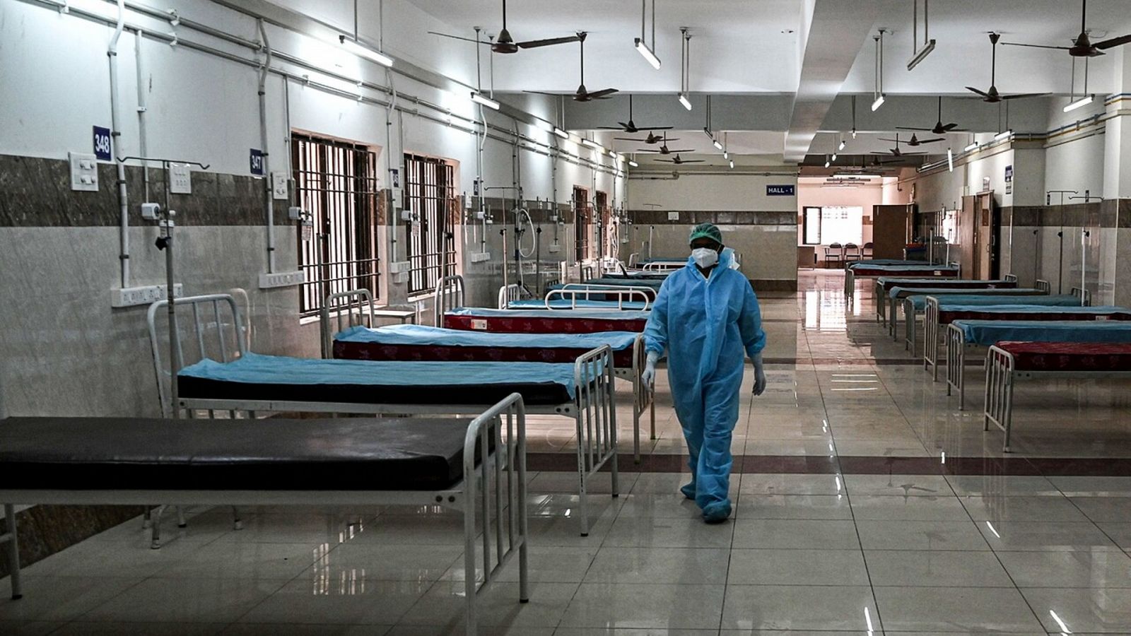 Personal sanitario en un centro para enfermos de COVID-19 en Tamil Nadu, India. Foto: Arun SANKAR / AFP