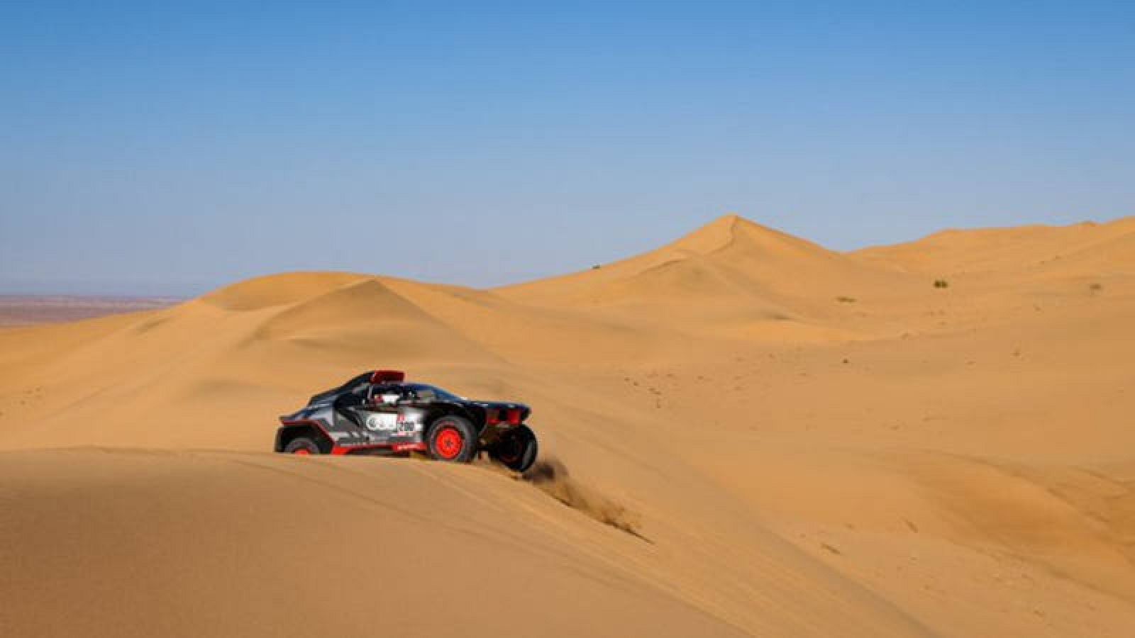 Imagen del Audi de Carlos Sainz durante la etapa prólogo del Dakar 2022.