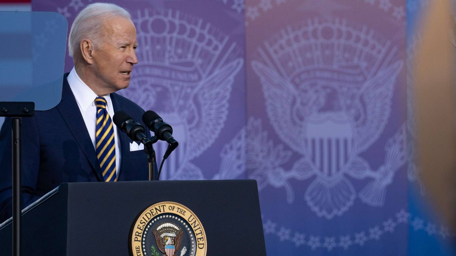 El presidente de EE.UU.,  Joe Biden, durante un discurso en Atlanta, en Georgia, uno de los 19 estados cuyos líderes conservadores han aprobado cambios en las normas electorales