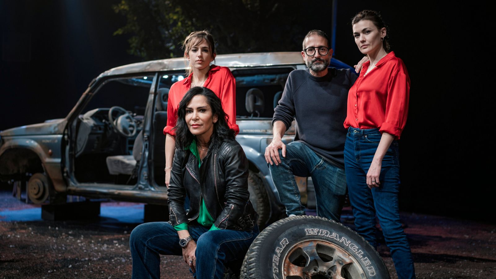 De izquierda a derecha: la actriz Marina Salas, la periodista Lydia Cacho, el director José Martret y la actriz Marta Nieto