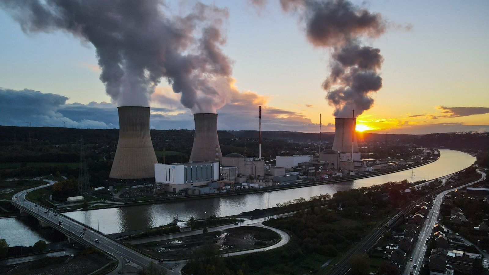 Imagen de una central nuclear en Bélgica