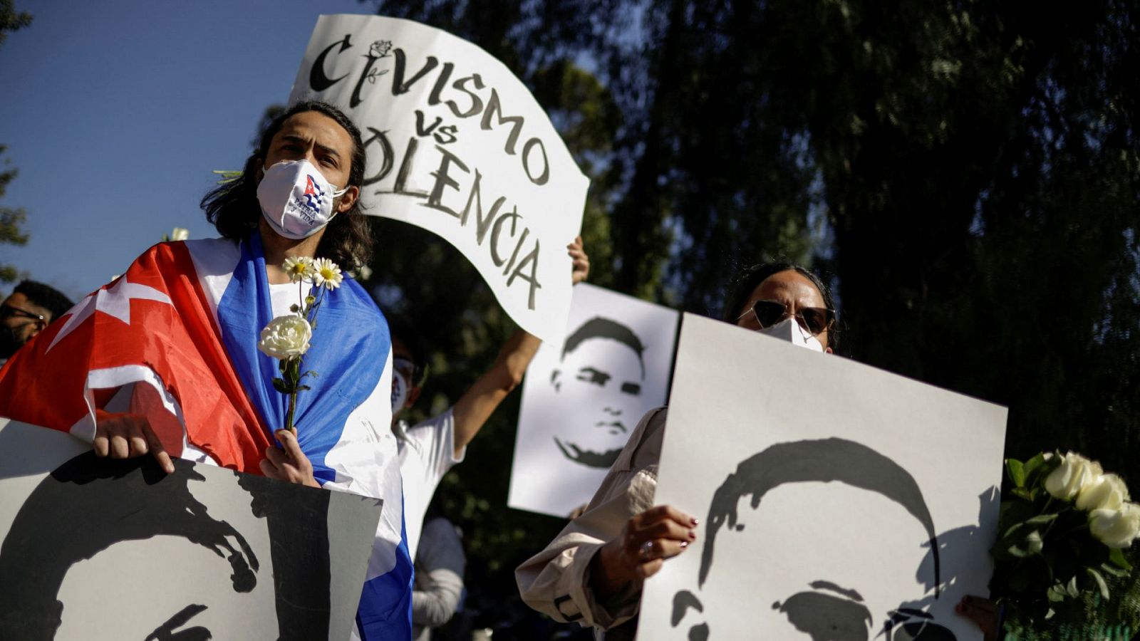 Cubanos que viven en México muestran su apoyo a los disidentes detenidos durante las protestas antigubernamentales