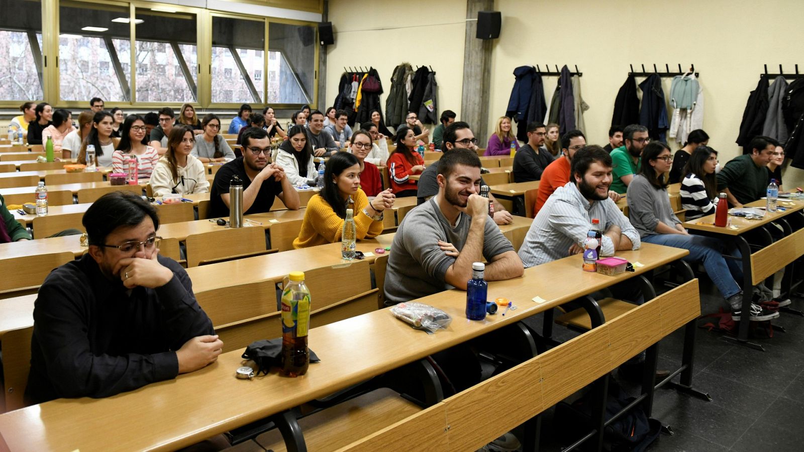 Aspirantes a plazas MIR durante el examen realizado en el mes de enero de 2020