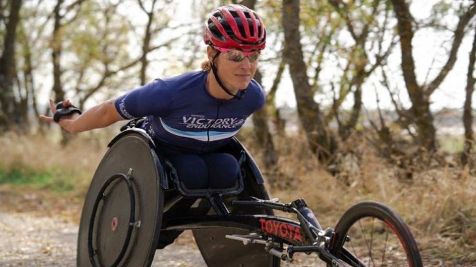 La triatleta paralímpica Eva Moral durante un entrenamiento.