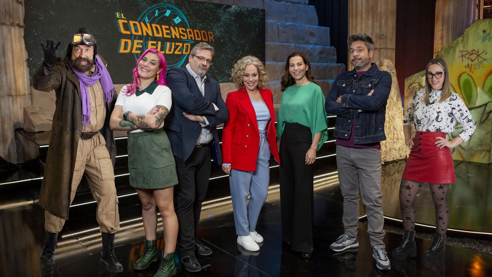 Equipo de 'El condensador de fluzo' en plató