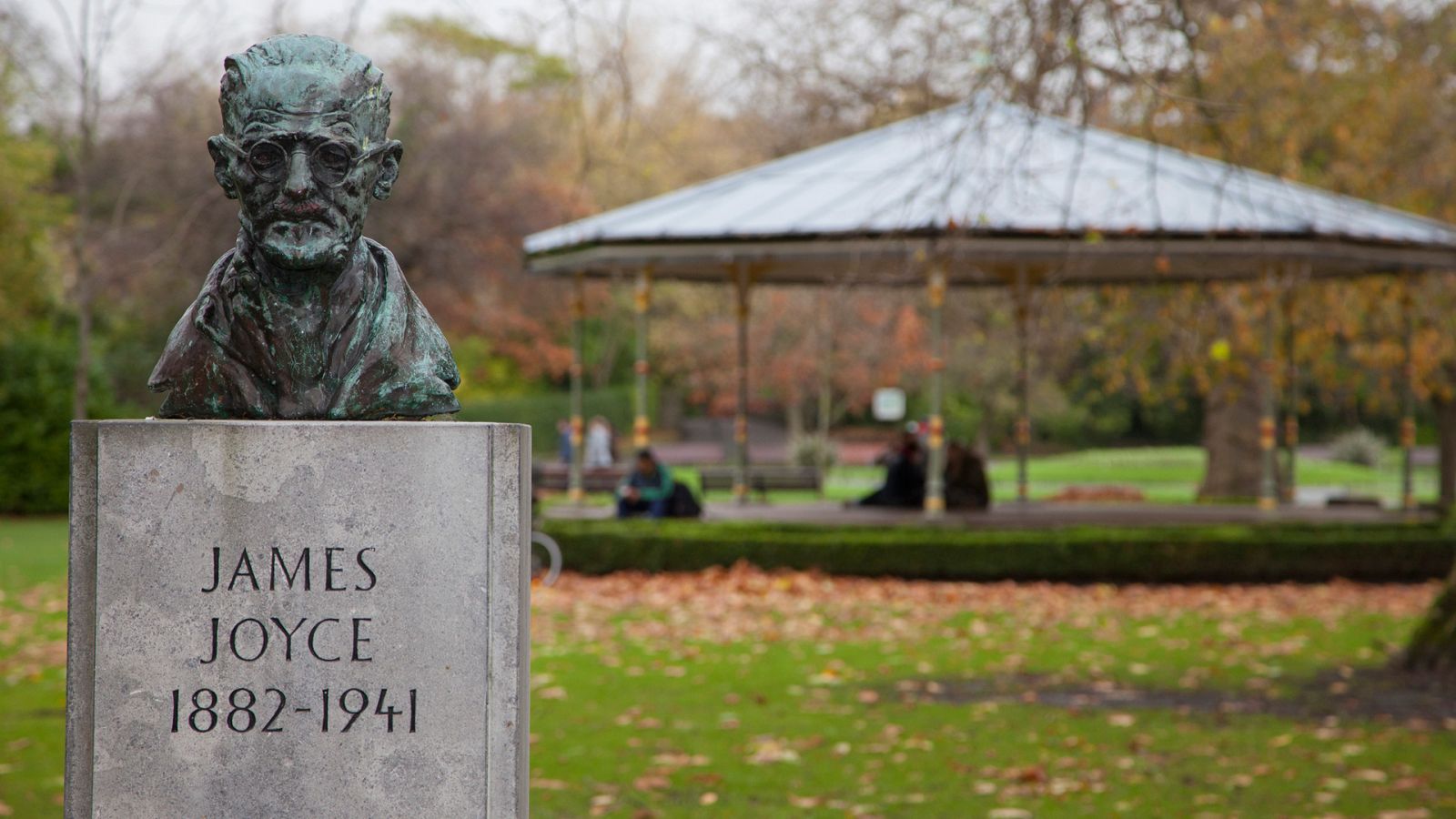 Busto del escritor James Joyce en St. Stephens Green, Dublín.