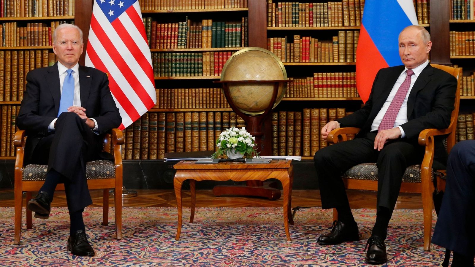 Macron dice que Biden y Putin aceptan reunirse en una cumbre