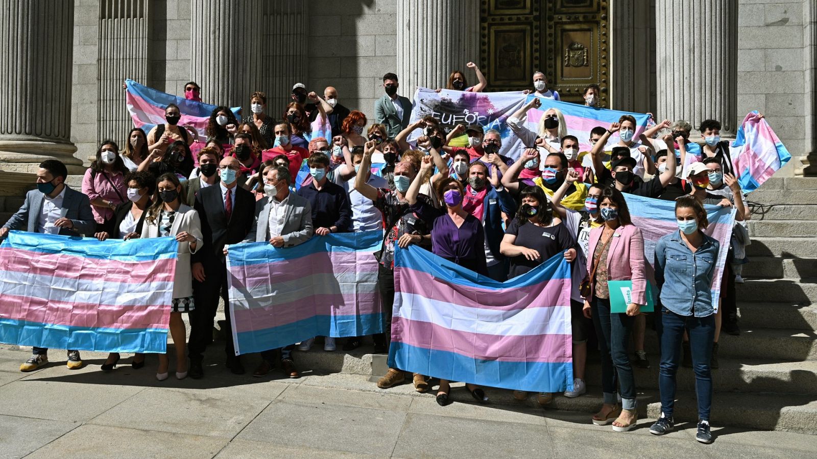 Fotografía de archivo realizada en mayo de 2021 durante una concentración por los derechos de las personas trans frente al Congreso.