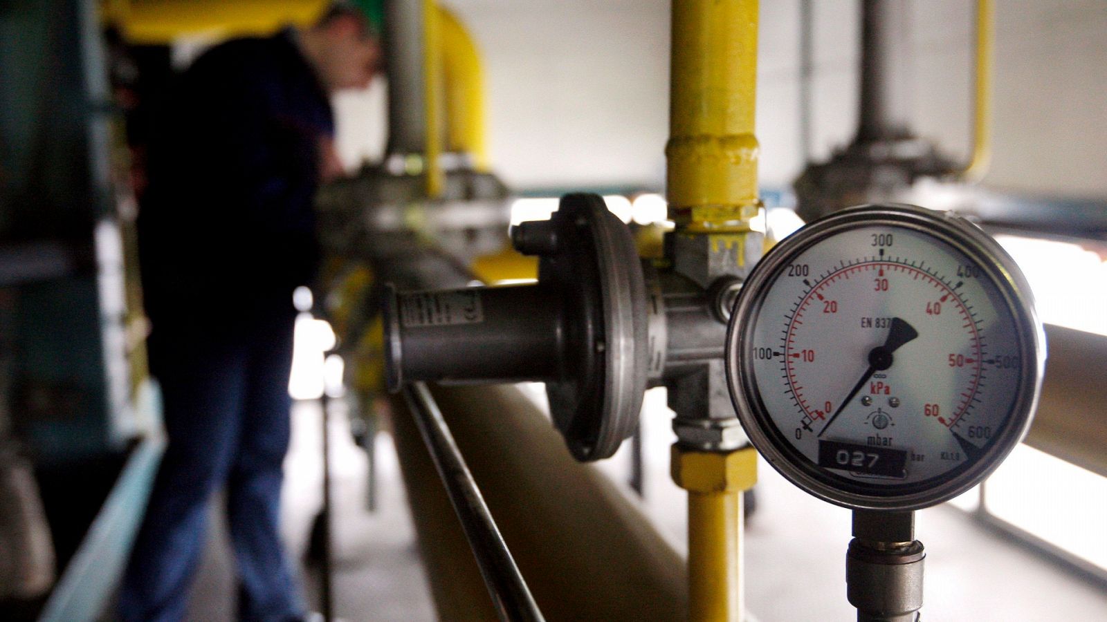 La Agencia Internacional de Energía acuerda liberar 60 millones de barriles de petróleo tras la invasión de Ucrania