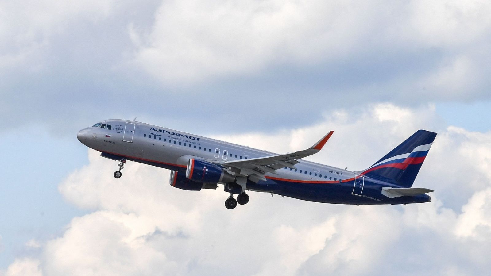 Un Airbus A320 de Aeroflot despega desde el aeropuerto Sheremetyevo de Moscú