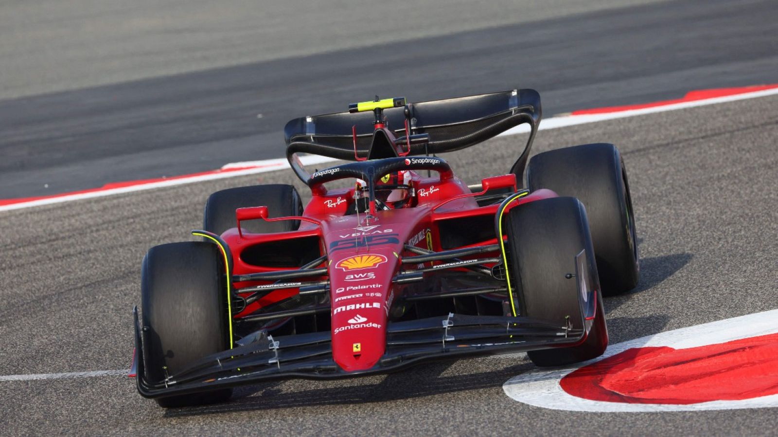 Carlos Sainz, durante la primera jornada del test de pretemporada de Baréin.