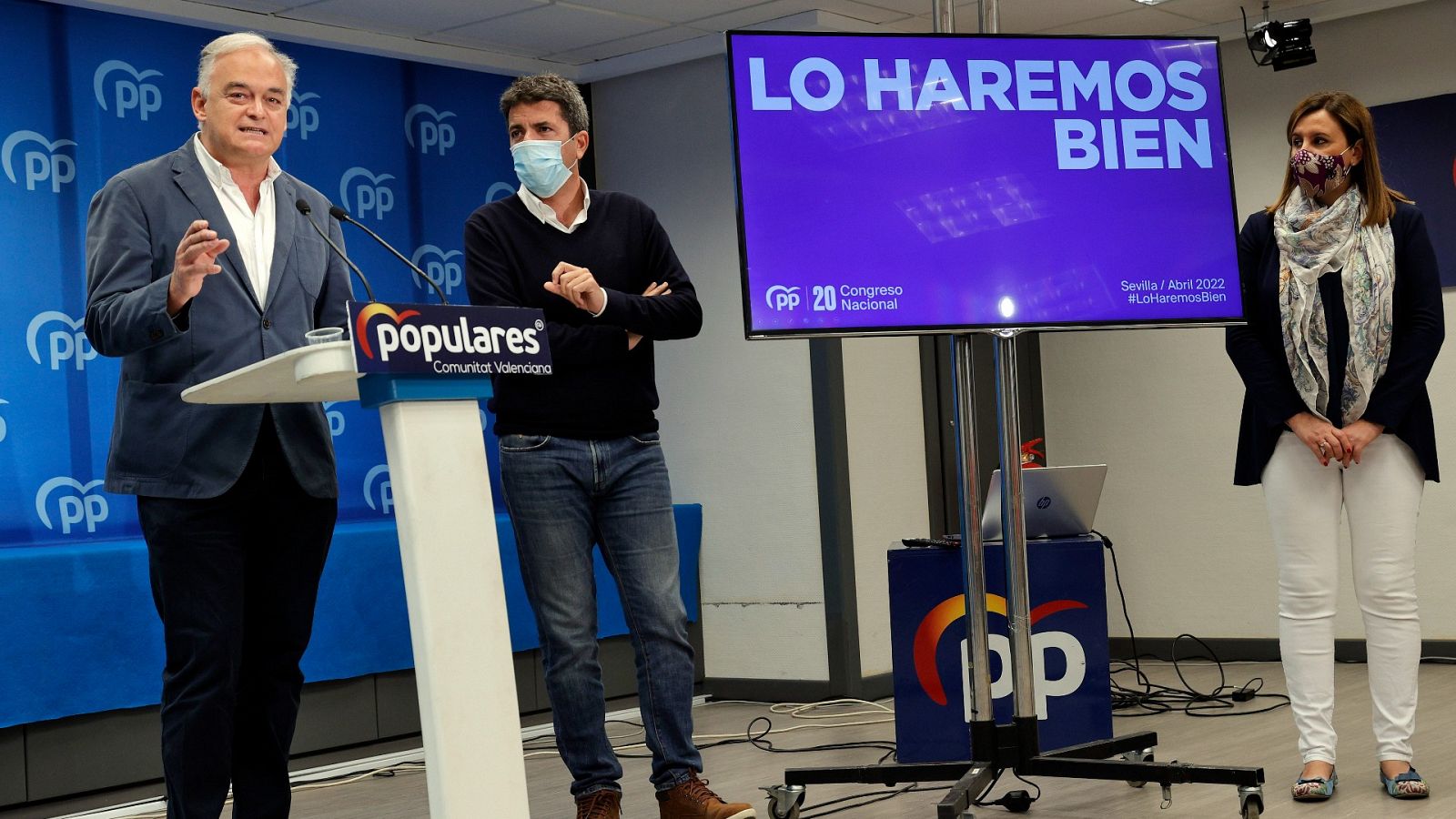 El presidente del Comité Organizador del XX Congreso del PP, Esteban González Pons, presenta el logo y el lema del Congreso Nacional del partido.