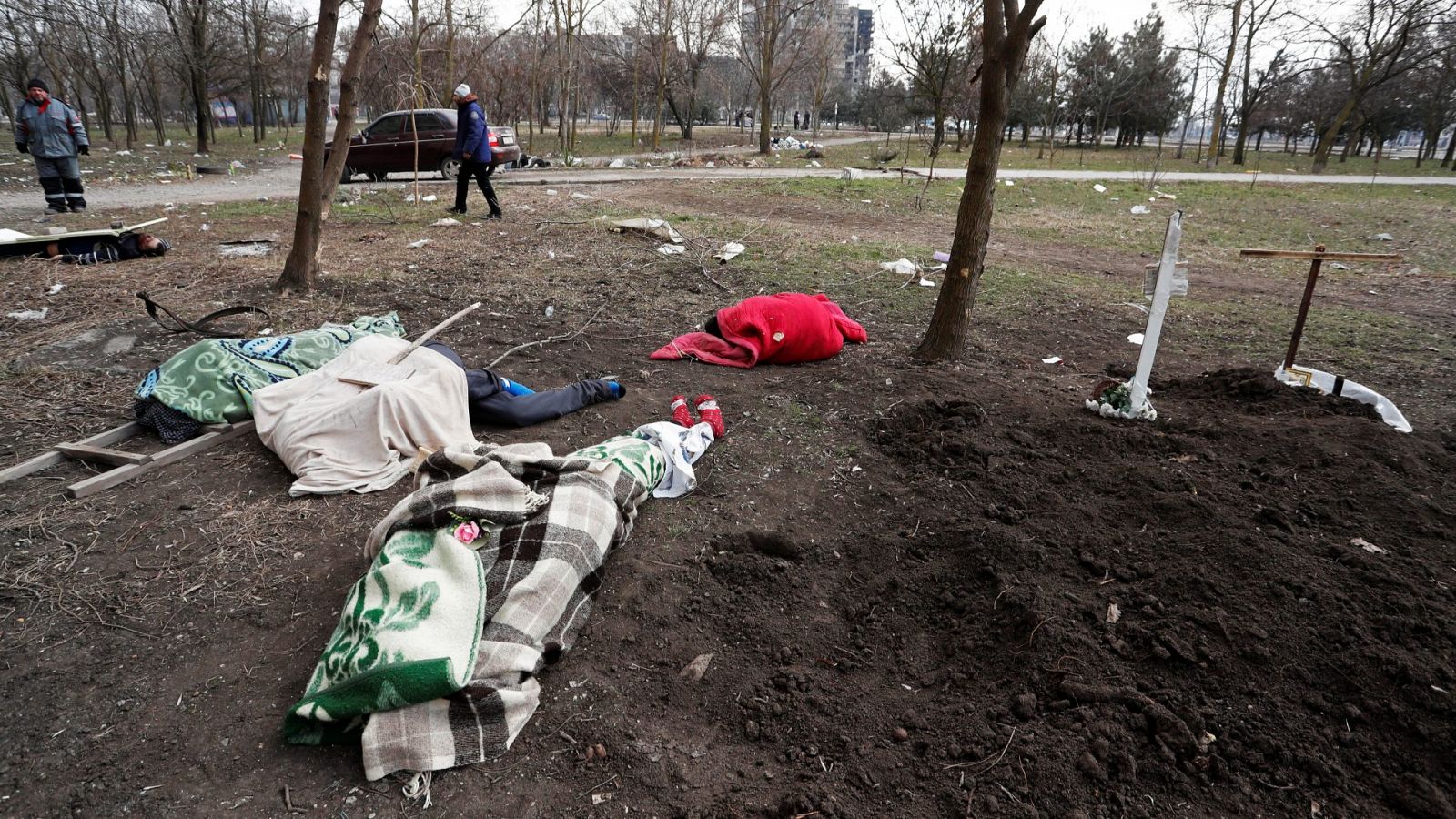 Víctimas del asediado de la ciudad de Mariupol, Ucrania