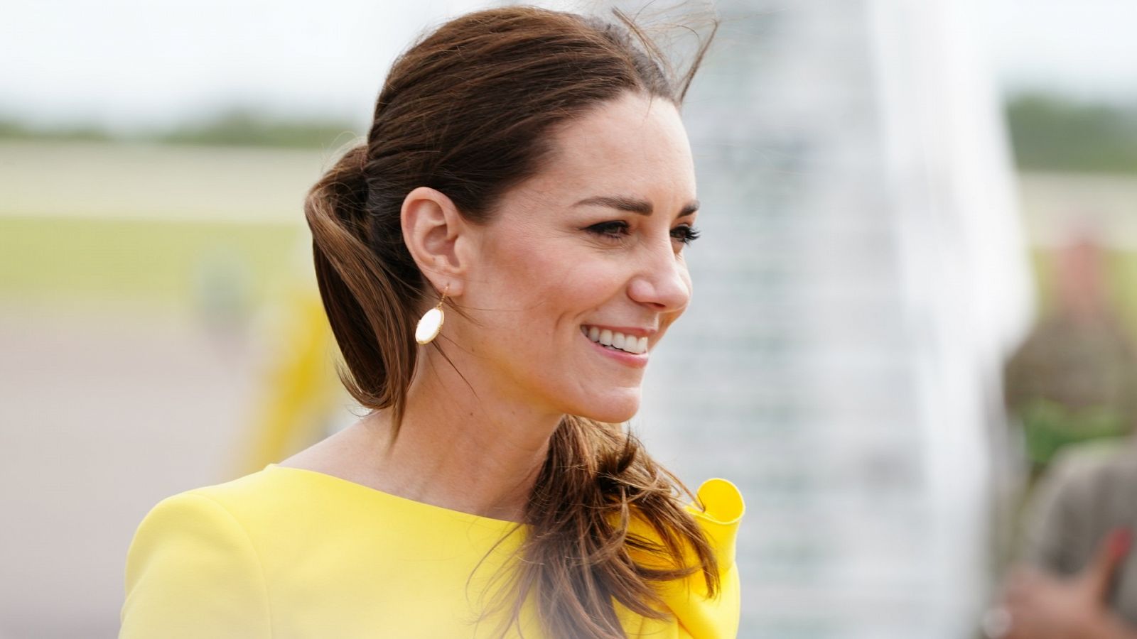 Por qué todo el mundo busca el vestido de Kate Middleton?