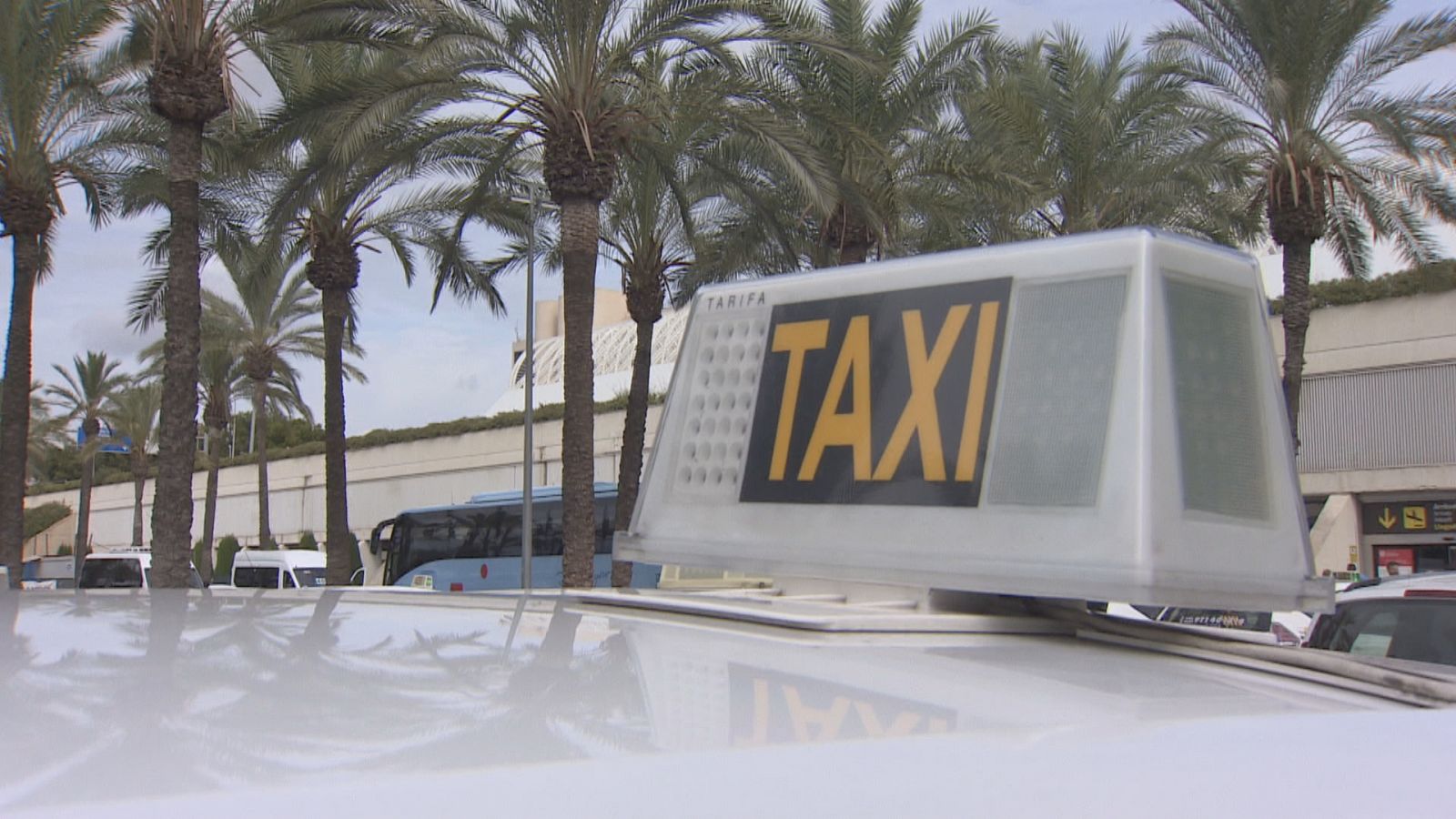 El sector del taxi es prepara per a la temporada turística