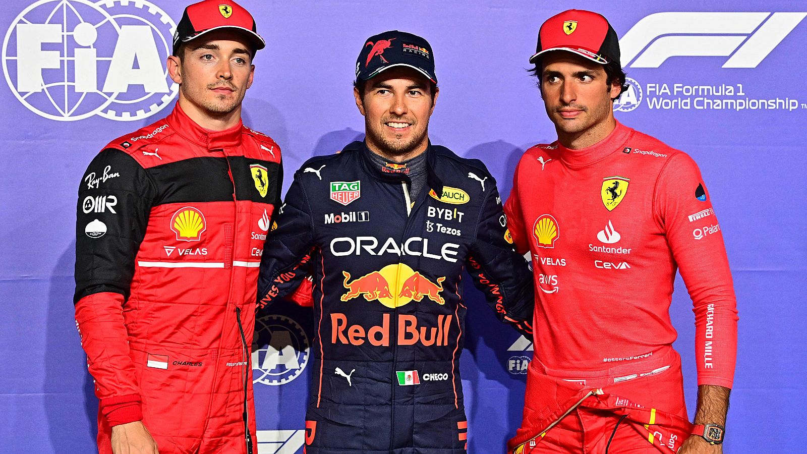 Sergio Pérez (Red Bull) logró la primera pole de su carrera de cara al GP de Arabia Saudí. Charles Leclerc y Carlos Sainz (Ferrari) saldrán segundo y tercero.